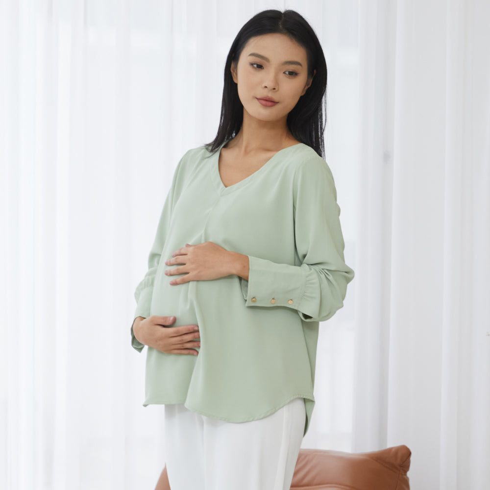 Office Essentials: Must-Have Maternity Blouses for the Professional Mom-to-Be